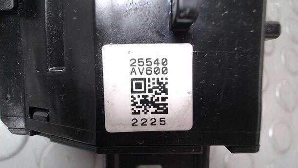 Foto: BLINKSCHALTER/ KOMBISCHALTER ( FÜR NEBELSCHEINWERFER ) eines Nissan Almera 1.5 dCi