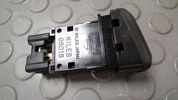 Foto: SCHALTER WARNBLINKANLAGE/ WARNBLINKSCHALTER eines Nissan Almera 1.5 dCi