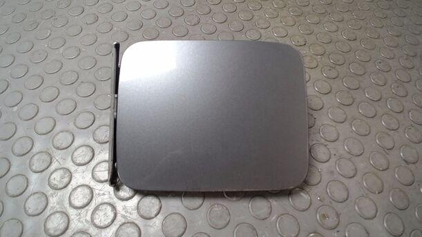 Foto: TANKKLAPPE/ TANKDECKEL eines Nissan Almera 1.5 dCi