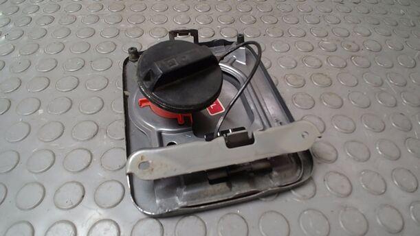 Foto: TANKKLAPPE/ TANKDECKEL eines Nissan Almera 1.5 dCi