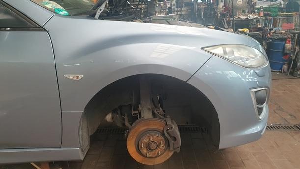 Foto: KOTFLÜGEL RECHTS eines Mazda 6 Sport Kombi 2.2 CD DPF