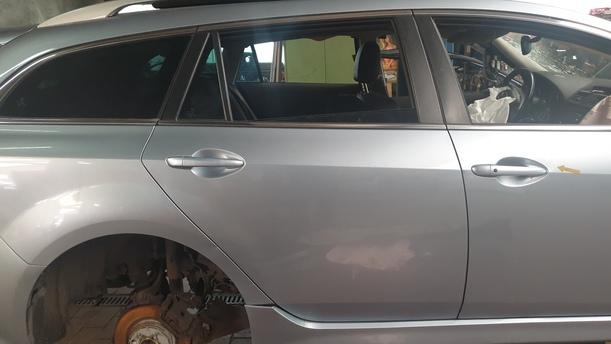 Foto: TÜR HINTEN RECHTS ( KOMBI ) eines Mazda 6 Sport Kombi 2.2 CD DPF