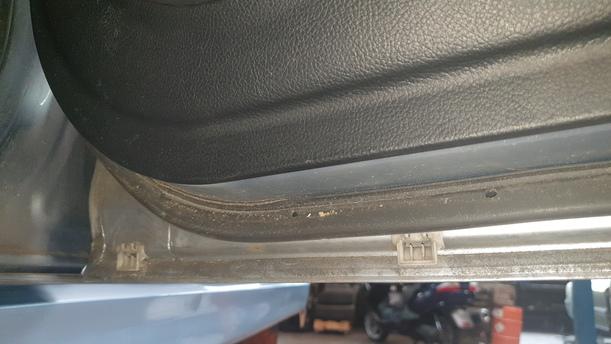 Foto: TÜR HINTEN RECHTS ( KOMBI ) eines Mazda 6 Sport Kombi 2.2 CD DPF
