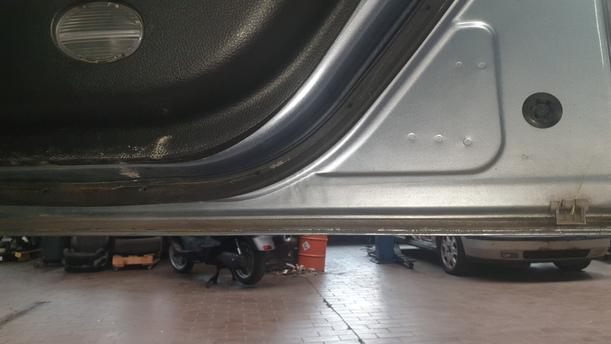 Foto: TÜR VORN RECHTS eines Mazda 6 Sport Kombi 2.2 CD DPF