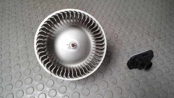 Foto: HEIZUNGSGEBLÄSE eines Mazda 6 Sport Kombi 2.2 CD DPF CL