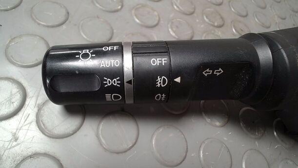 Foto: BLINKSCHALTER/ KOMBISCHALTER eines Mazda 6 Sport Kombi 2.2 CD DPF CL