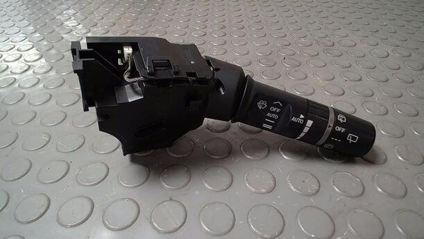 Foto: SCHEIBENWISCHERSCHALTER eines Mazda 6 Sport Kombi 2.2 CD DPF CL
