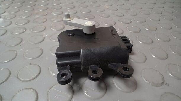 Foto: STELLMOTOR HEIZUNG eines Mazda 6 Sport Kombi 2.2 CD DPF CL