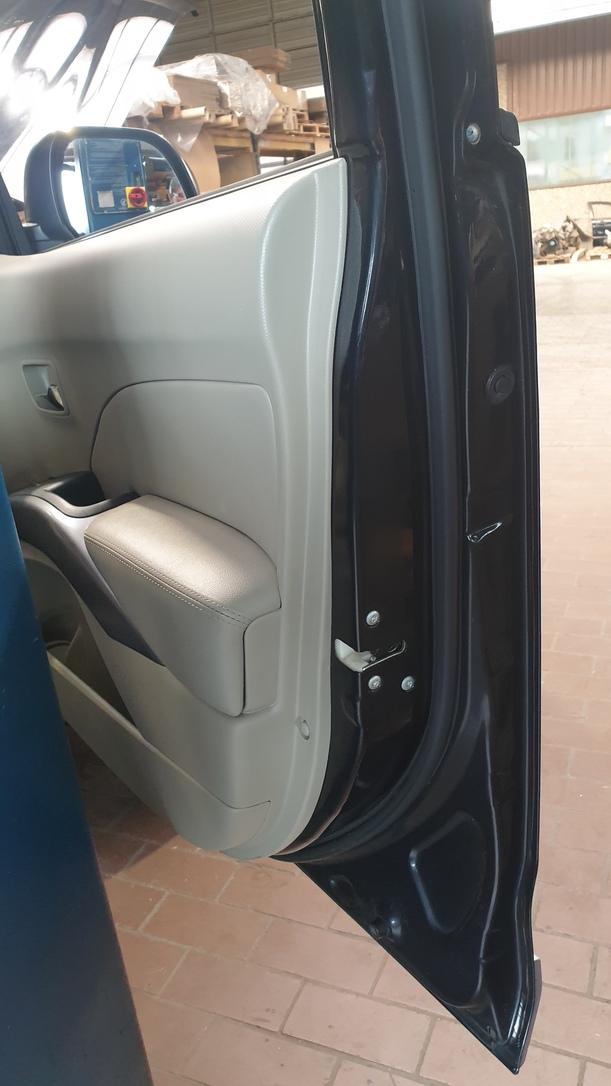 Foto: TÜR HINTEN RECHTS eines Mitsubishi Outlander 2.4 4WD CL