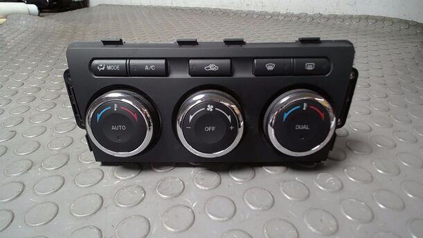 Foto: HEIZUNGSBETÄTIGUNG eines Mazda 6 Sport Kombi 2.2 CD DPF CL