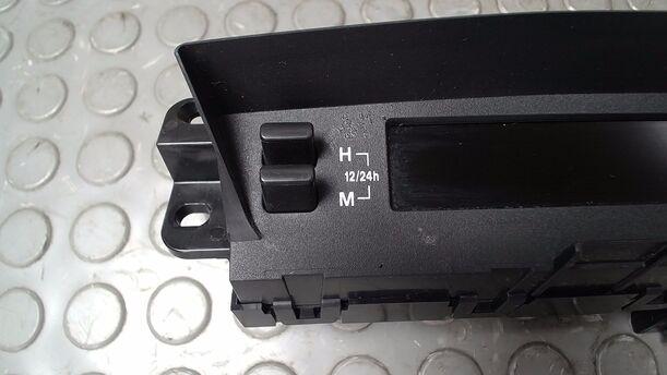 Foto: INFORMATIONSDISPLAY eines Mazda 6 Sport Kombi 2.2 CD DPF CL