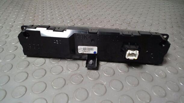 Foto: INFORMATIONSDISPLAY eines Mazda 6 Sport Kombi 2.2 CD DPF CL
