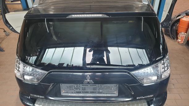 Foto: HECKKLAPPE / HECKDECKEL eines Mitsubishi Outlander 2.4 4WD CL