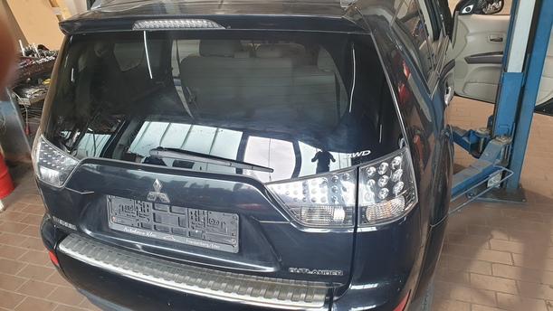Foto: HECKKLAPPE / HECKDECKEL eines Mitsubishi Outlander 2.4 4WD CL