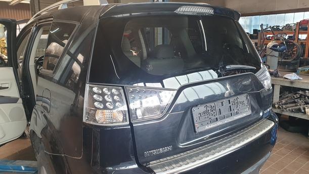 Foto: HECKKLAPPE / HECKDECKEL eines Mitsubishi Outlander 2.4 4WD CL