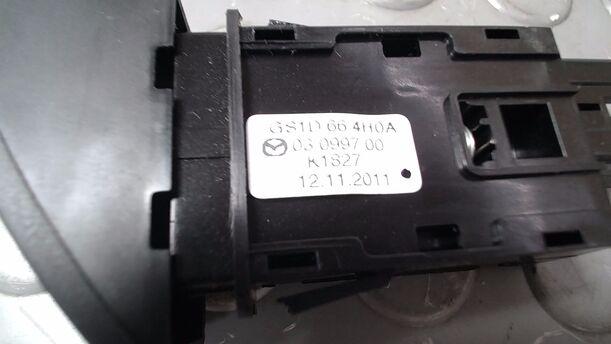 Foto: SCHALTER WARNBLINKANLAGE/ WARNBLINKSCHALTER eines Mazda 6 Sport Kombi 2.2 CD DPF CL