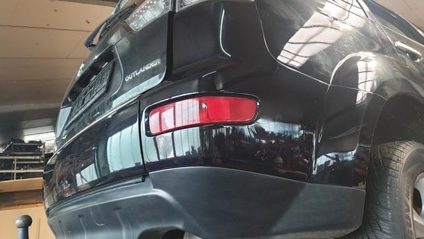 Foto: STOSSFÄNGER / STOßSTANGE HINTEN eines Mitsubishi Outlander 2.4 4WD CL