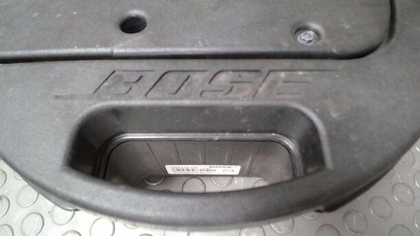Foto: SUBWOOFER ( BOSE ) eines Mazda 6 Sport Kombi 2.2 CD DPF CL