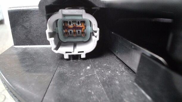 Foto: SUBWOOFER ( BOSE ) eines Mazda 6 Sport Kombi 2.2 CD DPF CL