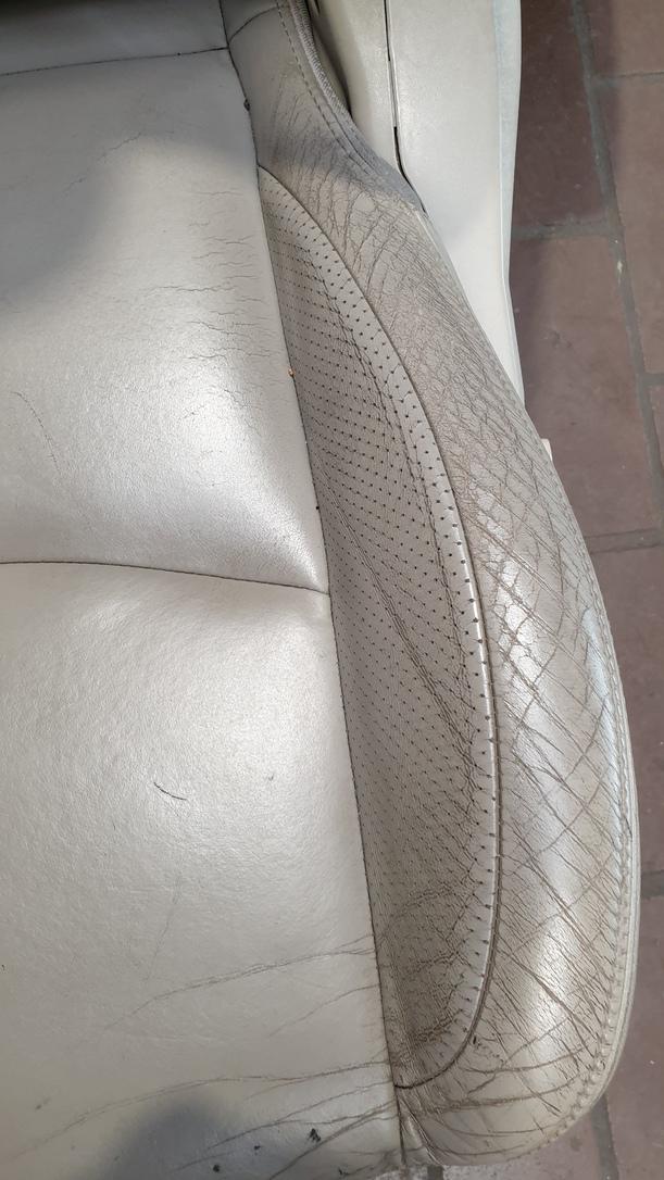 Foto: INNENAUSSTATTUNG / SITZE ( LEDER ) eines Mitsubishi Outlander 2.4 4WD Business