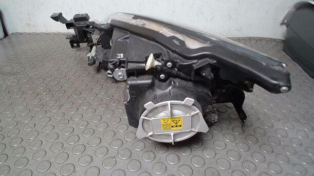 Foto: XENONSCHEINWERFER RECHTS eines Mazda 6 Sport Kombi 2.2 CD DPF Business