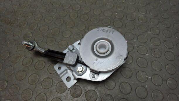 Foto: FANGSEIL / HECKKLAPPENDÄMPFER LINKS eines Mitsubishi Outlander 2.4 4WD Business