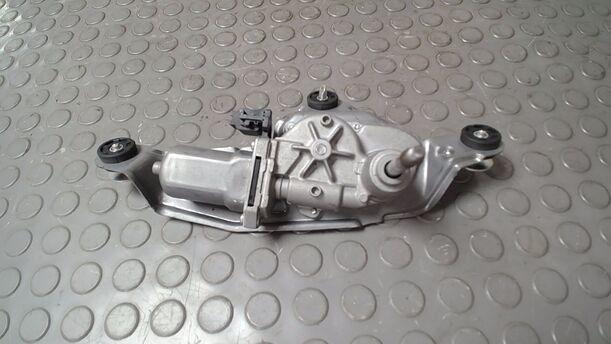 Foto: SCHEIBENWISCHERMOTOR HINTEN ( KOMBI ) eines Mazda 6 Sport Kombi 2.2 CD DPF Business