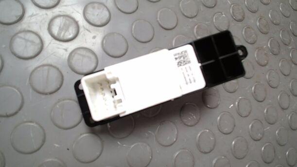 Foto: FENSTERHEBERSCHALTER eines Mazda 6 Sport Kombi 2.2 CD DPF Business