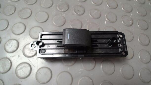 Foto: FENSTERHEBERSCHALTER eines Mazda 6 Sport Kombi 2.2 CD DPF Business