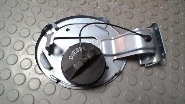 Foto: TANKKLAPPE/ TANKDECKEL eines Mazda 6 Sport Kombi 2.2 CD DPF Business