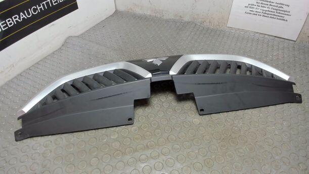 Foto: KÜHLERGRILL eines Mitsubishi Outlander 2.4 4WD Business