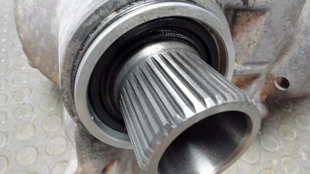 Foto: VORDERACHSGETRIEBE / DIFFERENTIAL eines Mitsubishi Outlander 2.4 4WD Business
