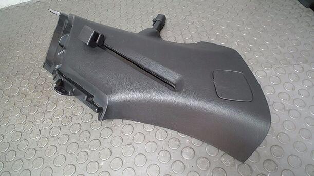 Foto: KOFFERRAUMVERKLEIDUNG OBEN LINKS eines Mazda 6 Sport Kombi 2.2 CD DPF Business