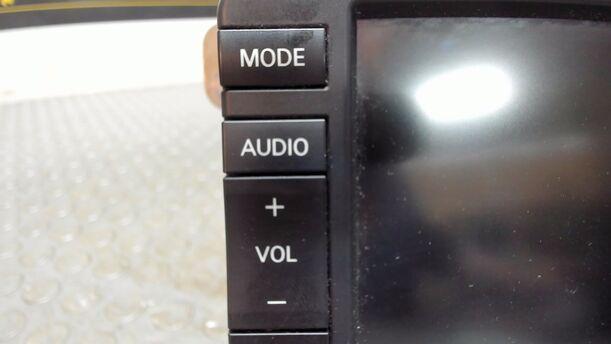 Foto: RADIO eines Mitsubishi Outlander 2.4 4WD Business