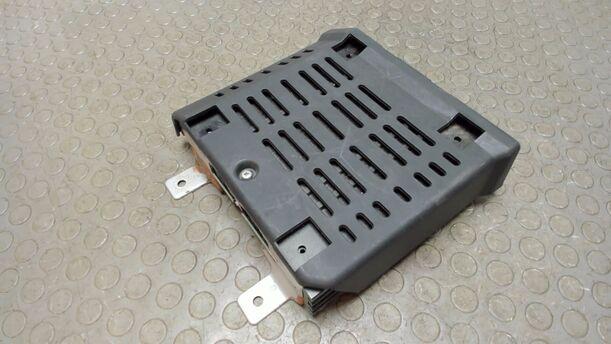 Foto: ENDSTUFE / AMPLIFIER eines Mitsubishi Outlander 2.4 4WD Business
