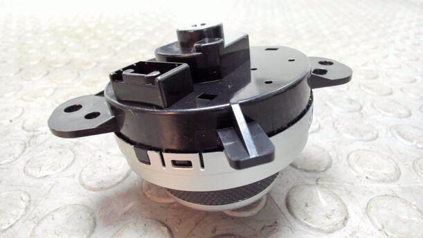 Foto: WAEHLSCHALTER 4WD / 2WD eines Mitsubishi Outlander 2.4 4WD Business