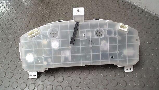Foto: TACHOEINHEIT/ KOMBIINSTRUMENT eines Mazda 6 Sport Kombi 2.2 CD DPF Business