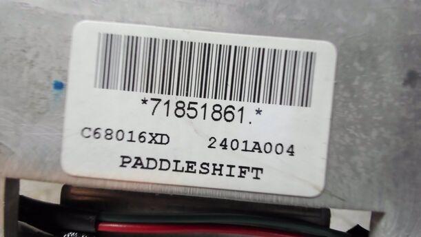 Foto: SCHALTWIPPEN eines Mitsubishi Outlander 2.4 4WD Business