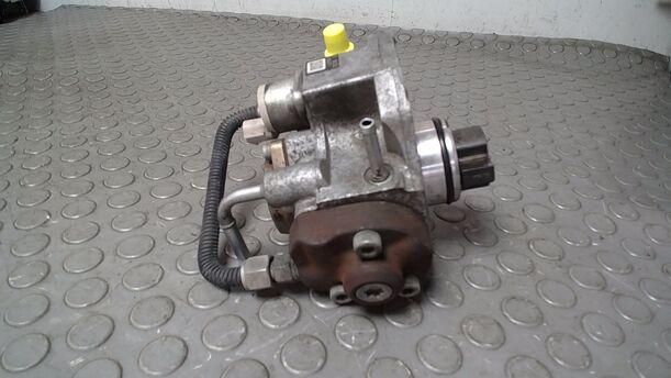 Foto: DIESELEINSPRITZPUMPE/ HOCHDRUCKPUMPE eines Mazda 6 Sport Kombi 2.2 CD DPF Business