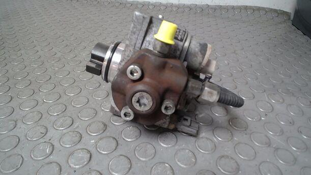 Foto: DIESELEINSPRITZPUMPE/ HOCHDRUCKPUMPE eines Mazda 6 Sport Kombi 2.2 CD DPF Business