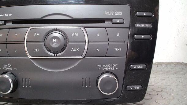Foto: RADIO 6 FACH CD eines Mazda 6 Sport Kombi 2.2 CD DPF Business