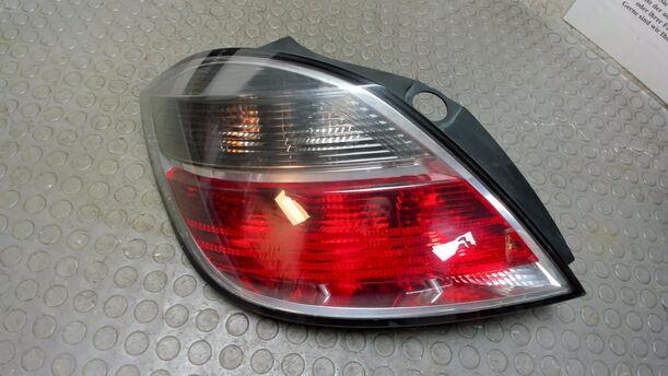 Foto: HECKLEUCHTE / RÜCKLICHT LINKS eines Opel Astra 1.4 Business