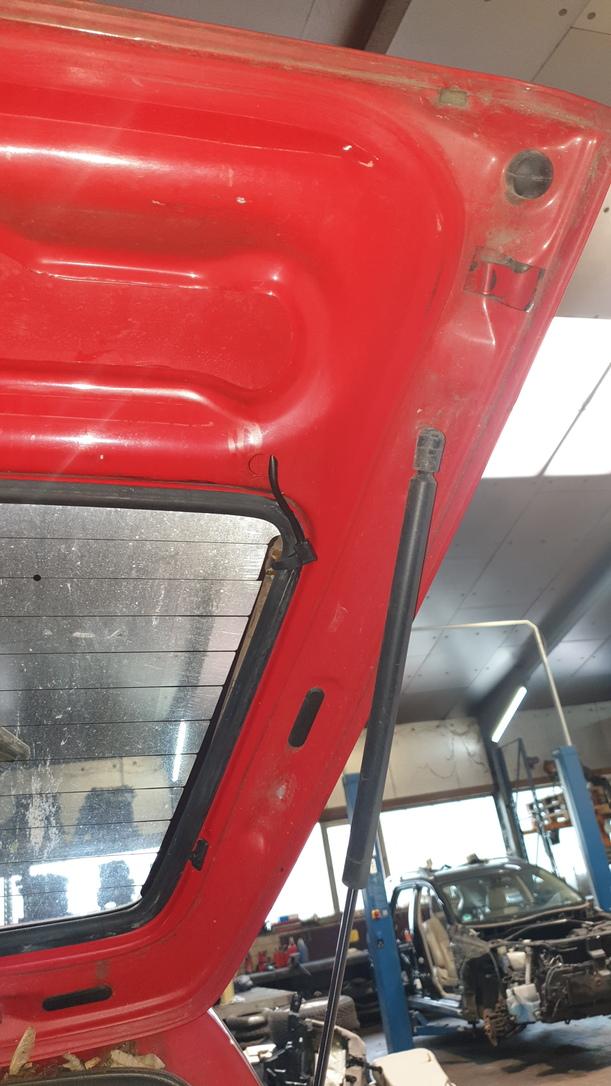 Foto: HECKKLAPPE / HECKDECKEL eines Fiat Cinquecento 0.9 i.e. GLi