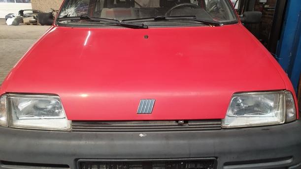 Foto: MOTRORHAUBE eines Fiat Cinquecento 0.9 i.e. GLi