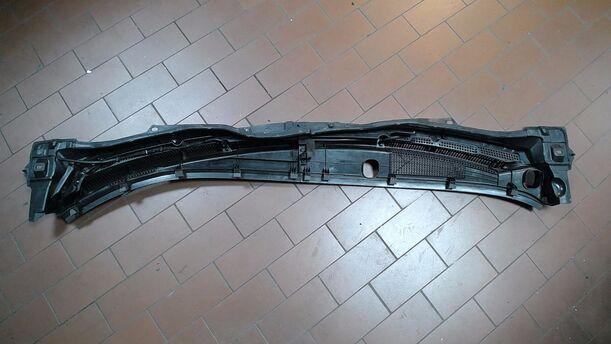 Foto: WINDLAUF ( 2 TEILIG ) eines Mazda 6 Sport Kombi 2.2 CD DPF GLi