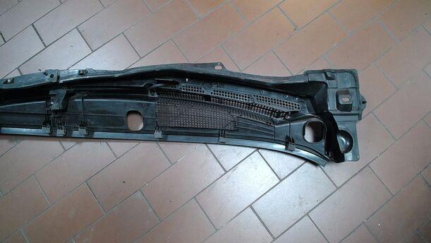 Foto: WINDLAUF ( 2 TEILIG ) eines Mazda 6 Sport Kombi 2.2 CD DPF GLi
