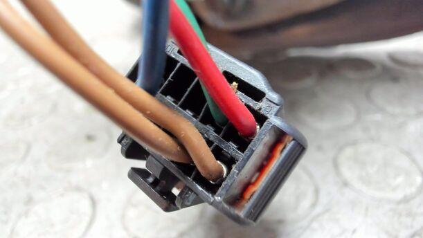 Foto: AUSSENSPIEGEL LINKS ELEKTRISCH VERSTELLBAR eines Peugeot 206 CC 110 GLi