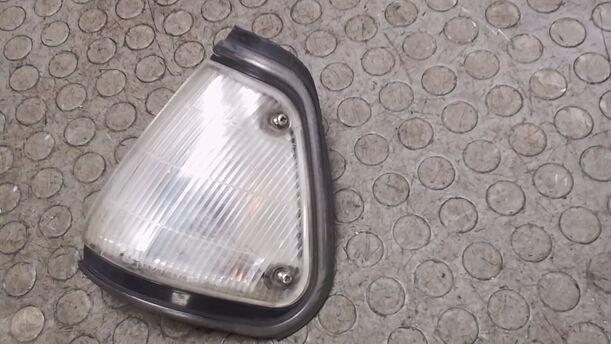 Foto: STANDLICHT VORN LINKS eines Toyota Starlet 1.0 DX (DLX)