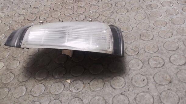Foto: STANDLICHT VORN LINKS eines Toyota Starlet 1.0 DX (DLX)