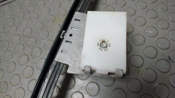 Foto: FENSTERHEBER VORNE LINKS ELEKTRISCH ( CABRIO ) eines Peugeot 206 CC 110 DX (DLX)
